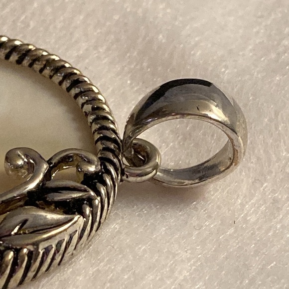 NWOT - Oval Braided Silver Butterfly Abalone Shell Pendant &  Dangle Earrings - Picture 9 of 9